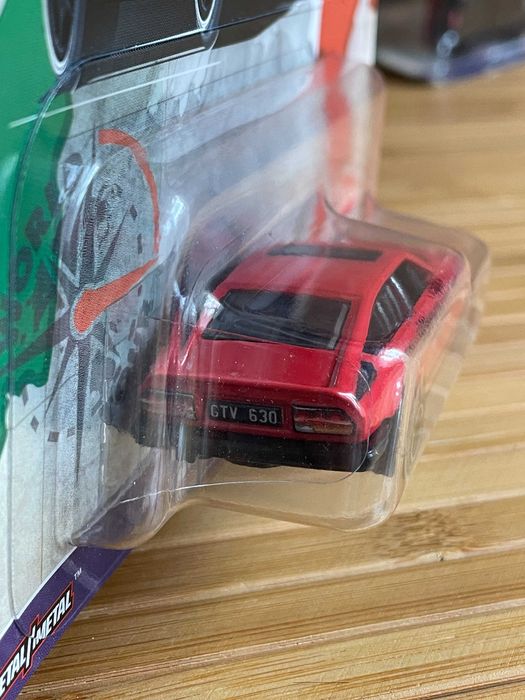 Машинка Hot Wheels Premium Pop Culture Alfa Romeo GTV6 3.0 FPY86-HRV80