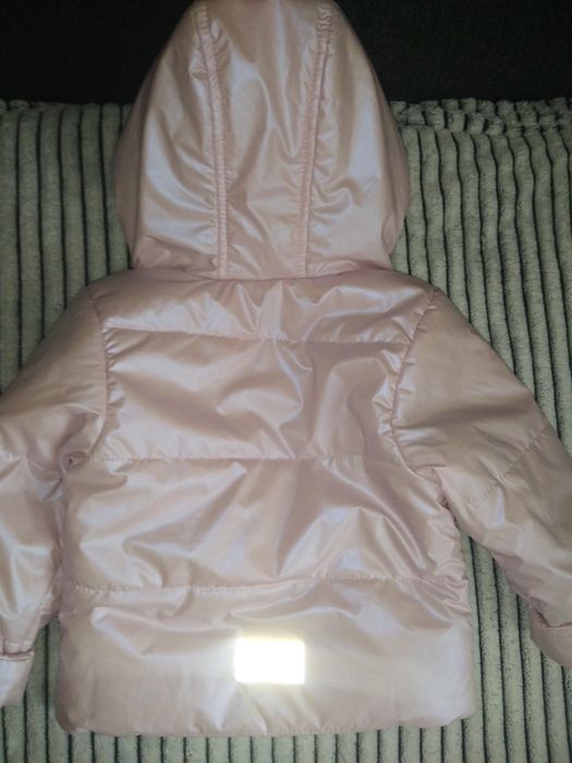 Куртка на дівчинку