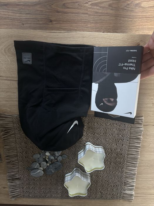 Czarna kominiarka Nike Pro Combat