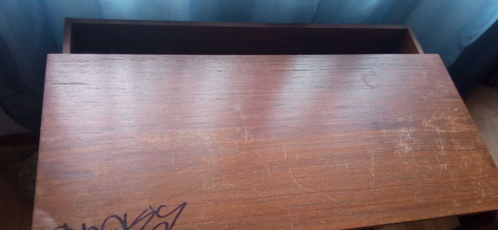 Cómoda em madeira de qualidade quarto