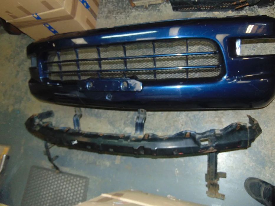 Mitsubishi space gear para-choques
