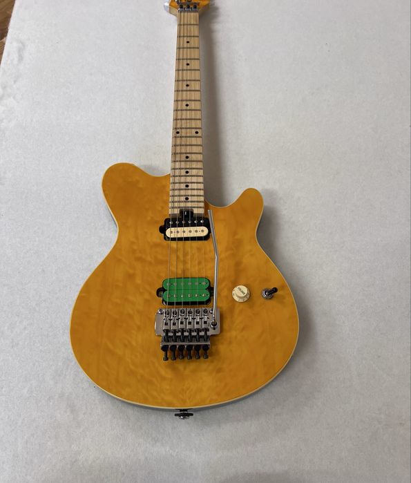 Kopia Music Man Axis