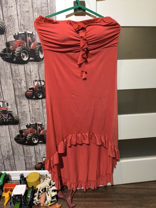 Sukienka wieczorowa odkryte ramiona rozm M