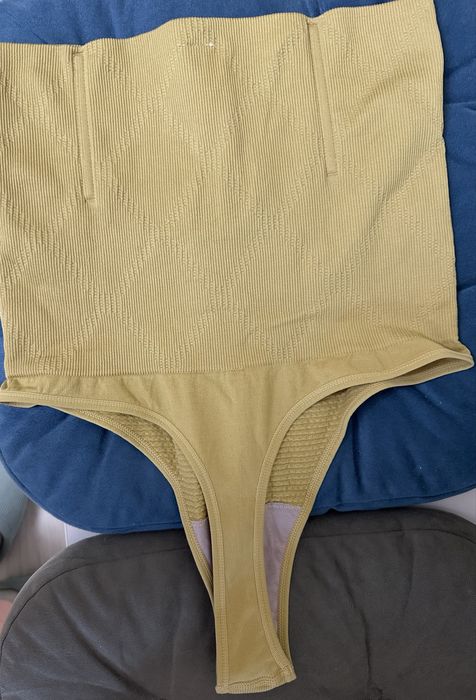 Жіноча утягуюча білизна