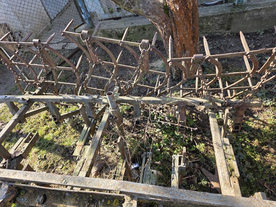 Навісне плуг та культиватор