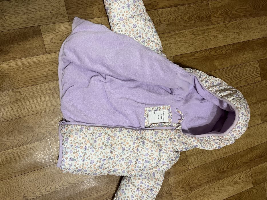 Куртка на дівчинку