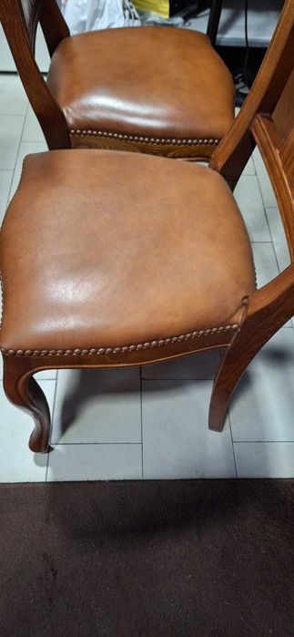 cadeiras de sala em madeira maciça e ótimo estado