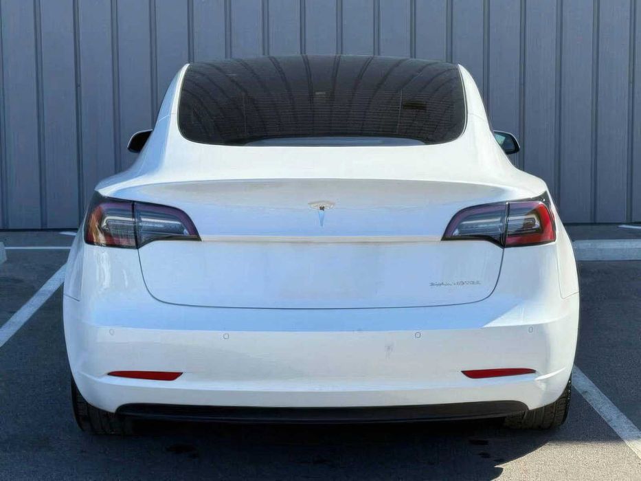 Tesla Model 3 Performance      2022