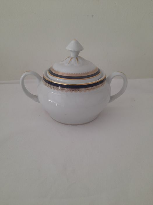 Conjunto de porcelana da Costa verde