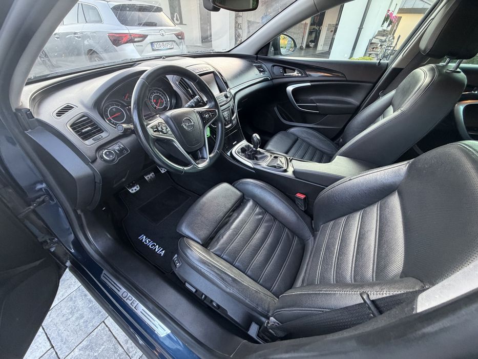 Opel insignia lift  2.0CDTI full servis niski przebieg