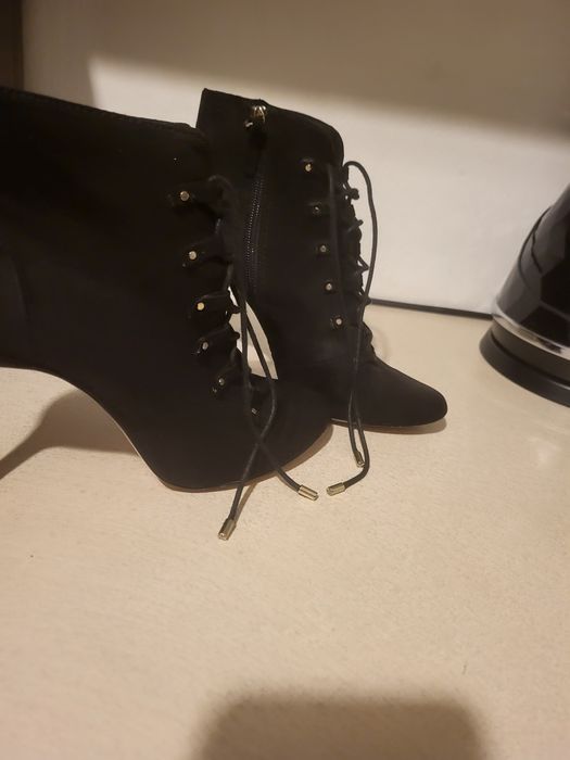 Stradivarius śliczne botki