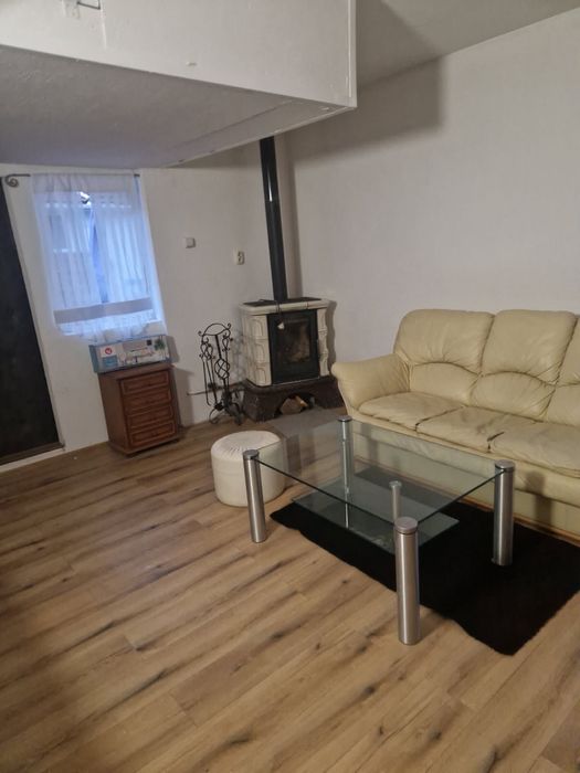 Pokoj z aneksem , lazienka niezalezne wejscie wynajme ,mozliwy parking