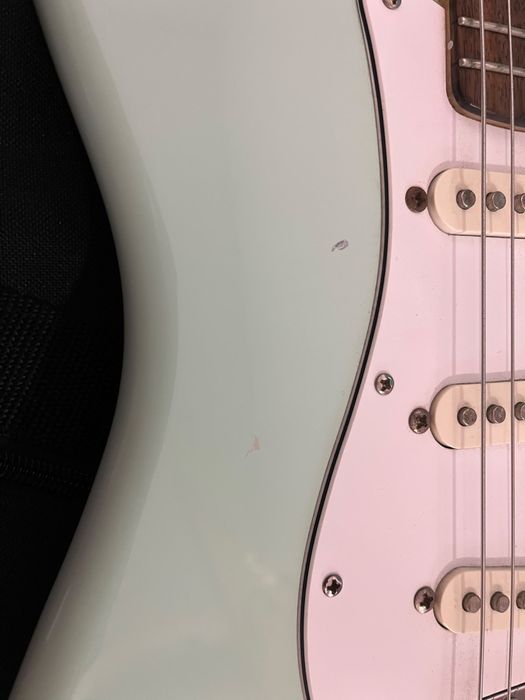 Guitarra Squier Affinity Stratocaster by Fender – Surf Green