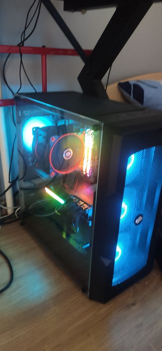 Komputer Ryzen 7 3700 ram 32gb rgb 256gb  M2  1tb  HDD  256 ssd RX 580