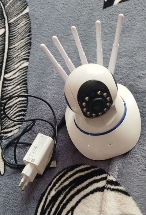 Камера для відеонагляду через Wi-Fi