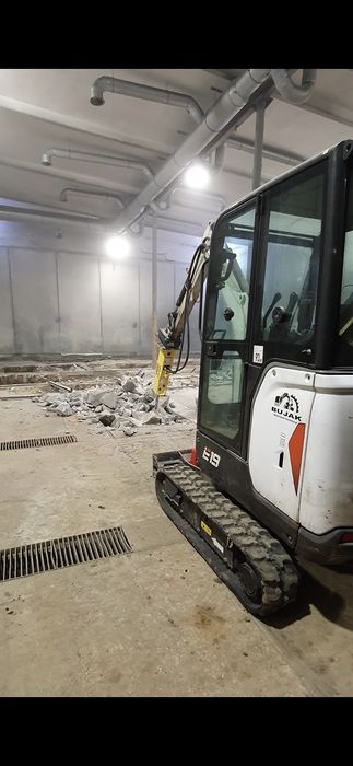 Usługa młotem wyburzeniowym Skuwanie Minikoparką Wyburzenia Fvat