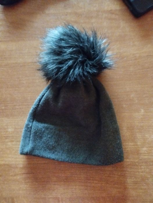 Czapka suwa z pompinikiem