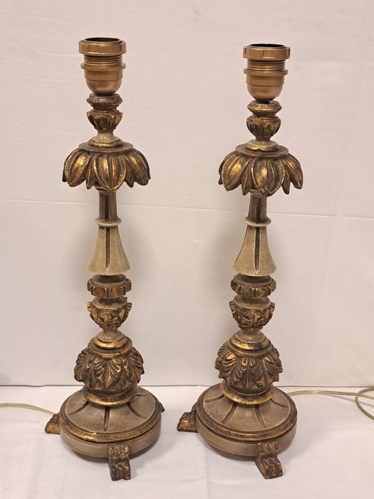 Par de candeeiros em madeira