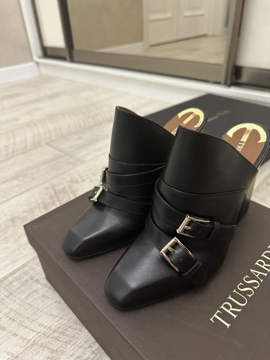 Продам ботильоны Trussardi