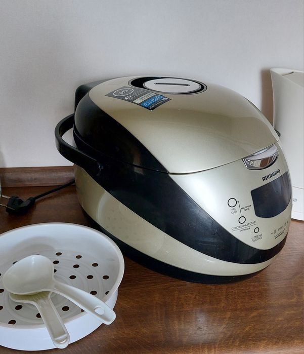Мультиварка Redmond RMC-M150