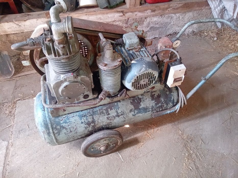 Kompresor spreżarka wan gdynia dwu tlokowy  sprawny