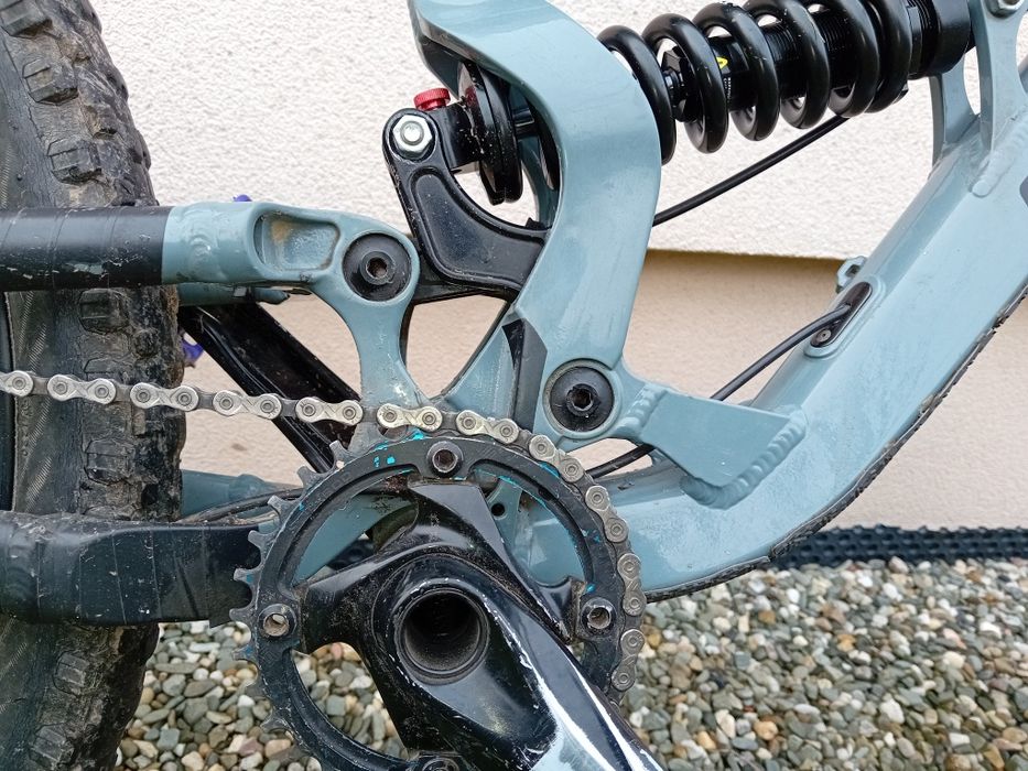 Kellys Noid  27.5 M enduro/downhill  (nie Giant)