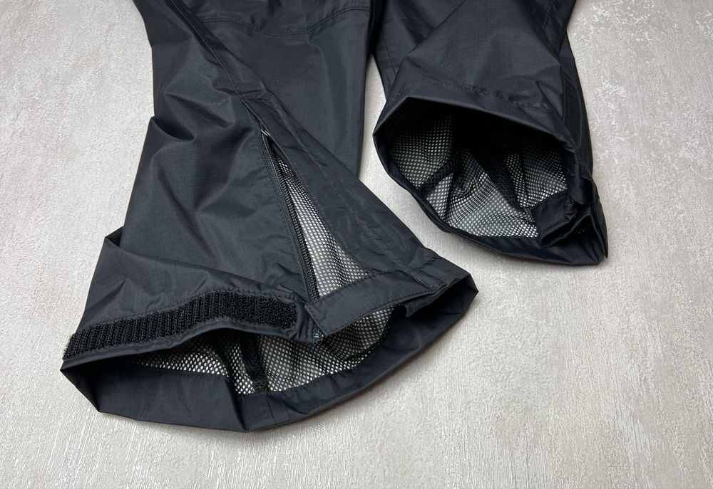 Чорні мембранні штани The North Face Venture 2 Half Zip