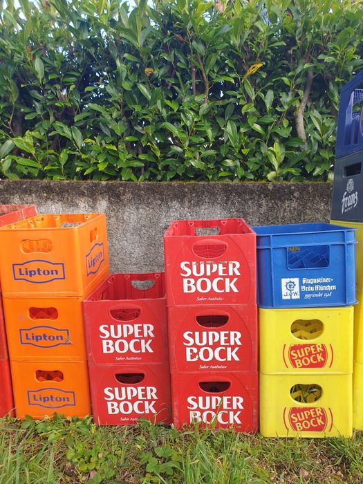 Grades vazias - coca-cola, super bock, sagres....