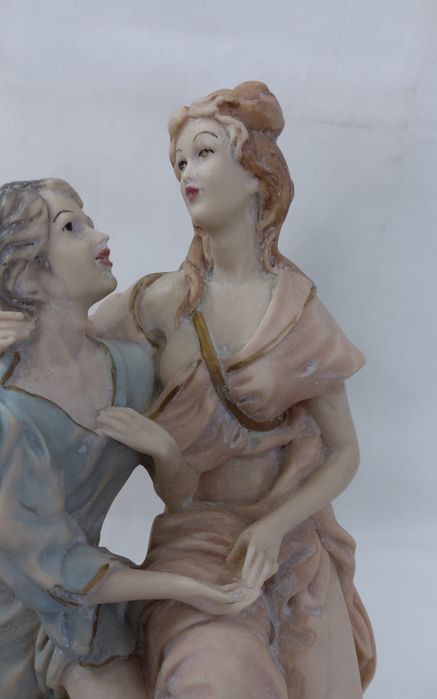ESTATUETA CAPODIMONTI , em porcelana dos anos 60