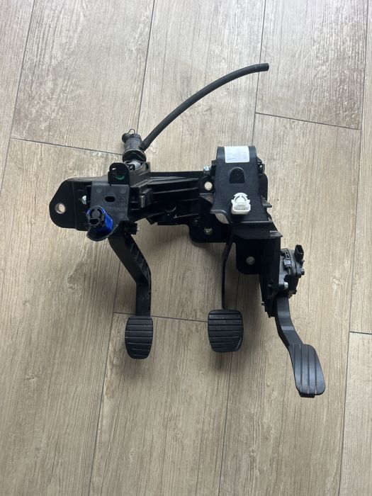 Kompletne pedaly sprzegla hamulca i gazu Renault Master 3