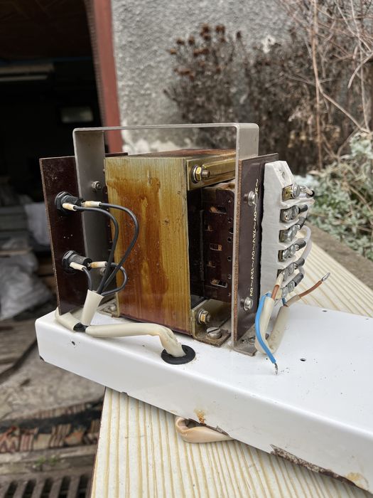 Перетворювач напруги на 24, 12, 7.5V, стан робочий, усе є на фото!