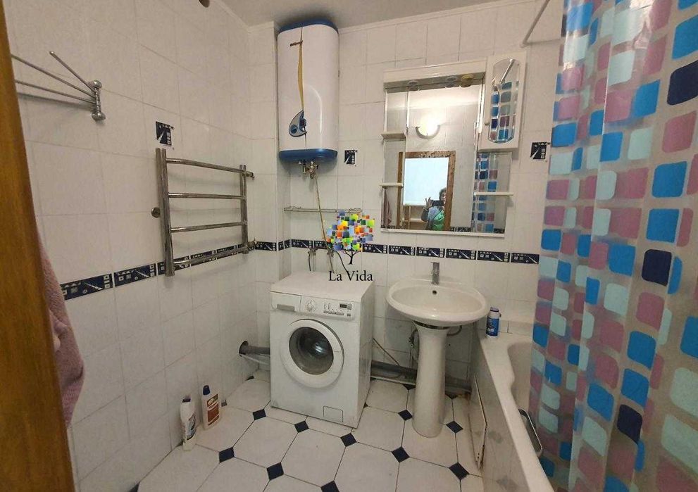 Продам 2к. квартиру вул. Вишняківська, 7а