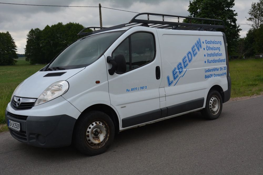Opel Vivaro zadbany serwisowany Vat1