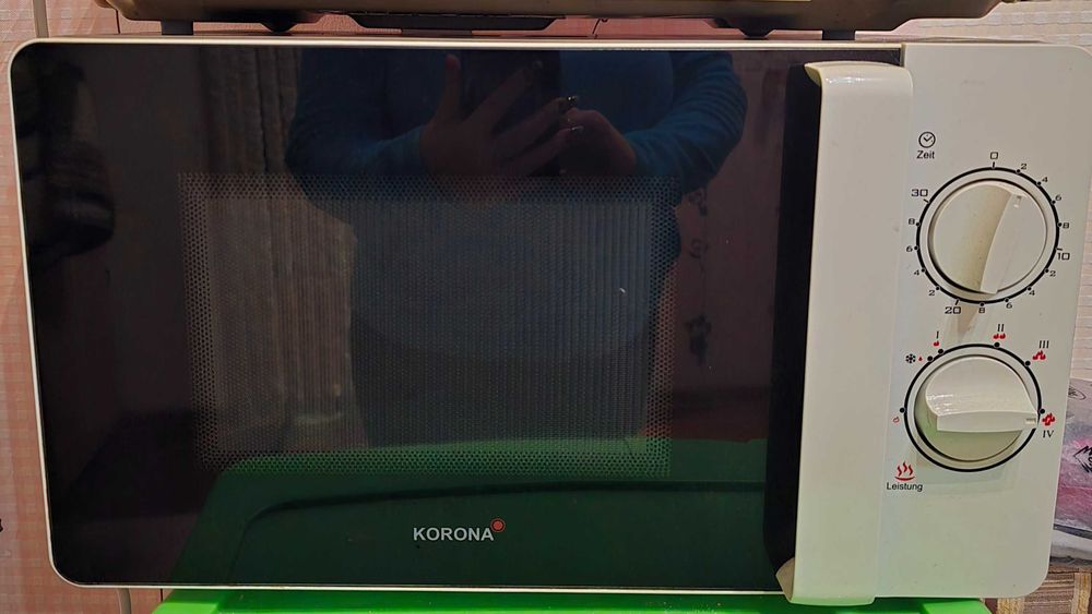 Продам мікрохвильова піч.Німеччина.