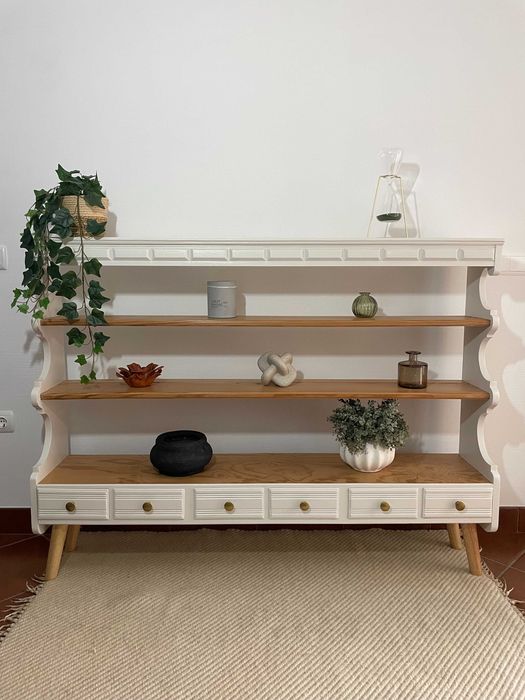 Móvel Estante vintage renovada