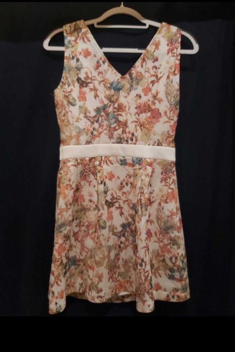 Sukienka On parle de vous Paris 38