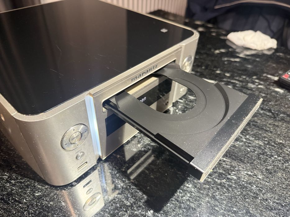 Amplituner Marantz M-CR611