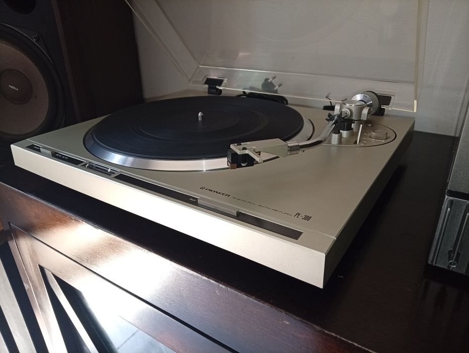 Gira discos Pioneer PL 300