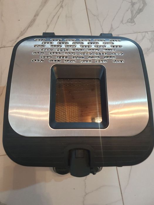 Продається нимецка  фритюрниця  в дужє гарному стані