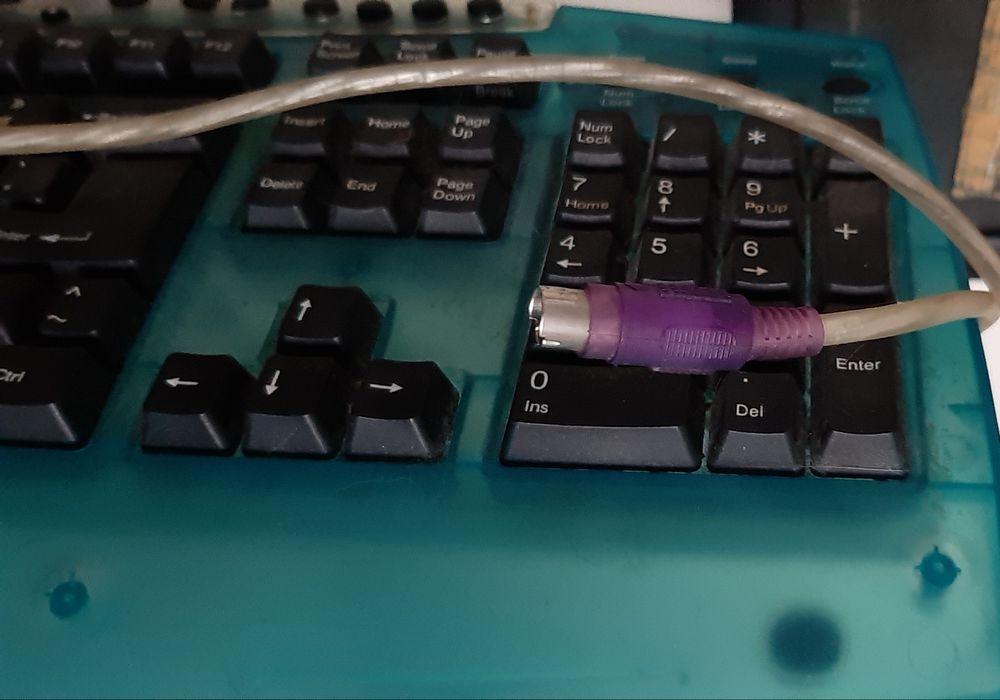 Monitor de PC NOKIA 700 C + teclado (16 polegadas)+cabo VGA+ scanner