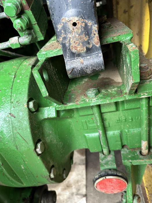 Трактор John Deere 3140