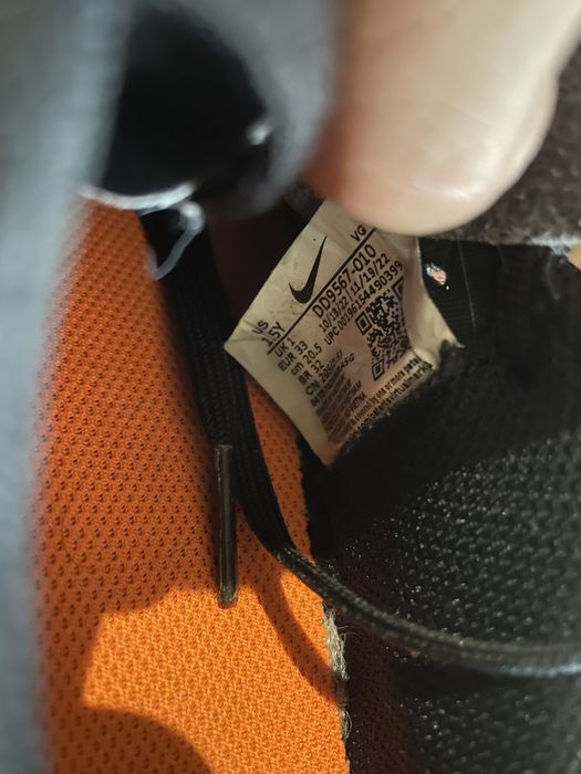 Кроссовки сороконожки nike 33р.