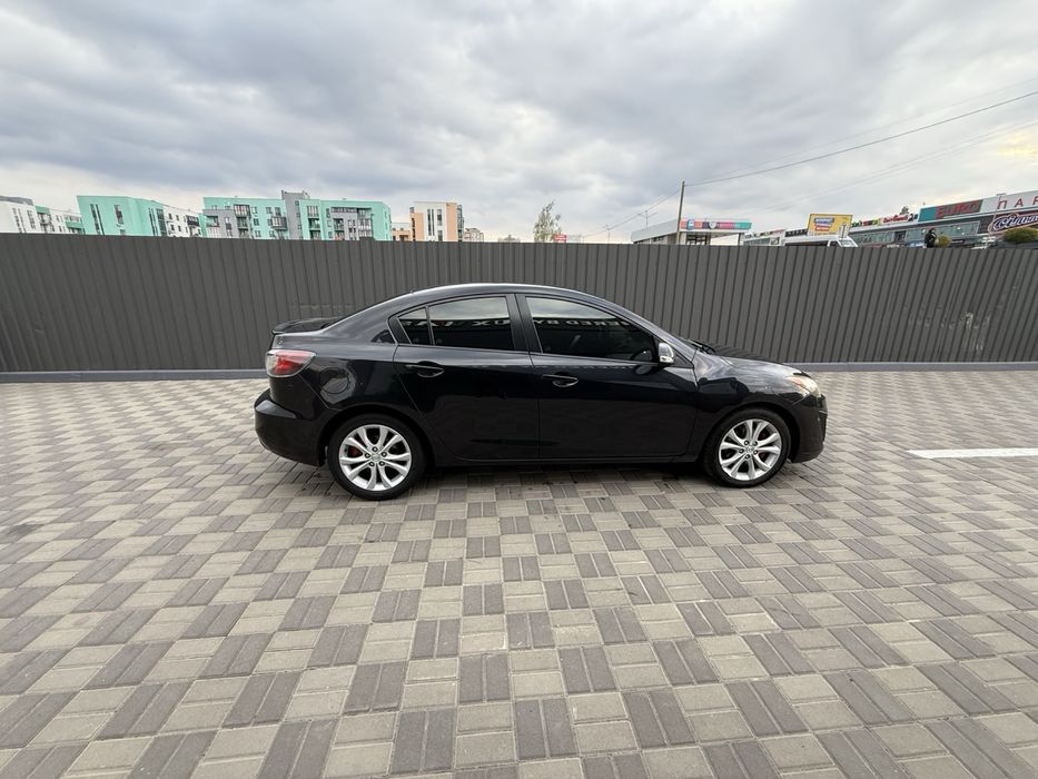 Продам Mazda 3..