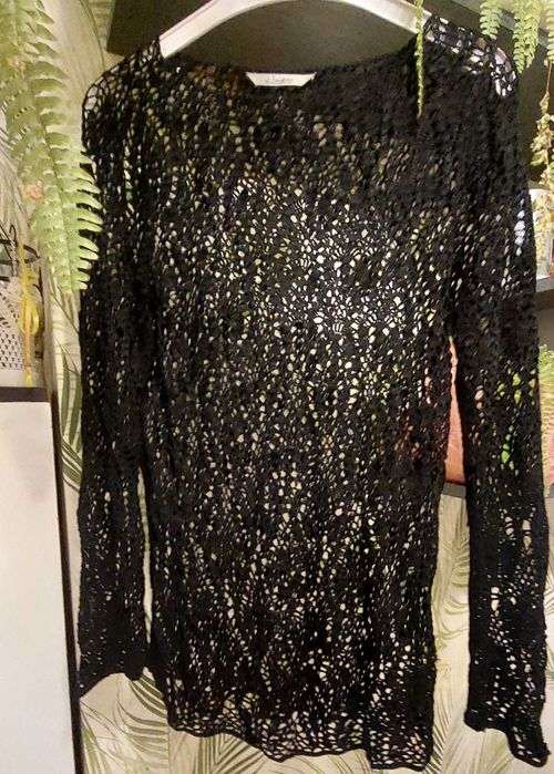 Czarna narzutka   ręcznie robiona na bluzkę ,golfik rozmiar 38 /40