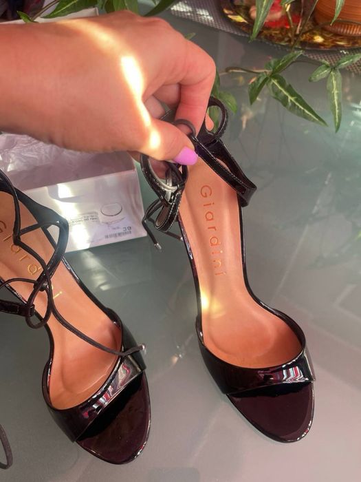 Босоніжки Giargini U лакові