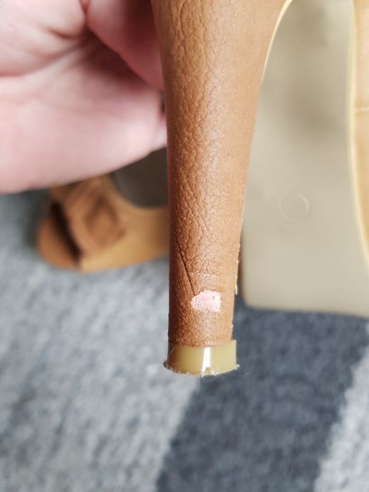 Szpilki beżowe r 38