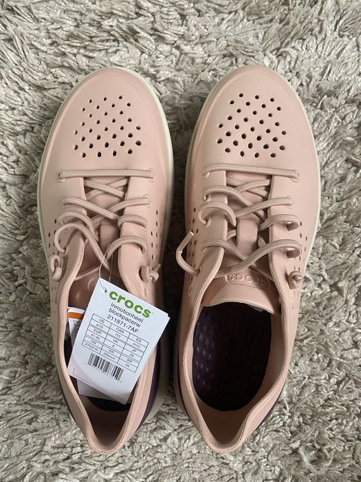 Продаю взуття від Crocs