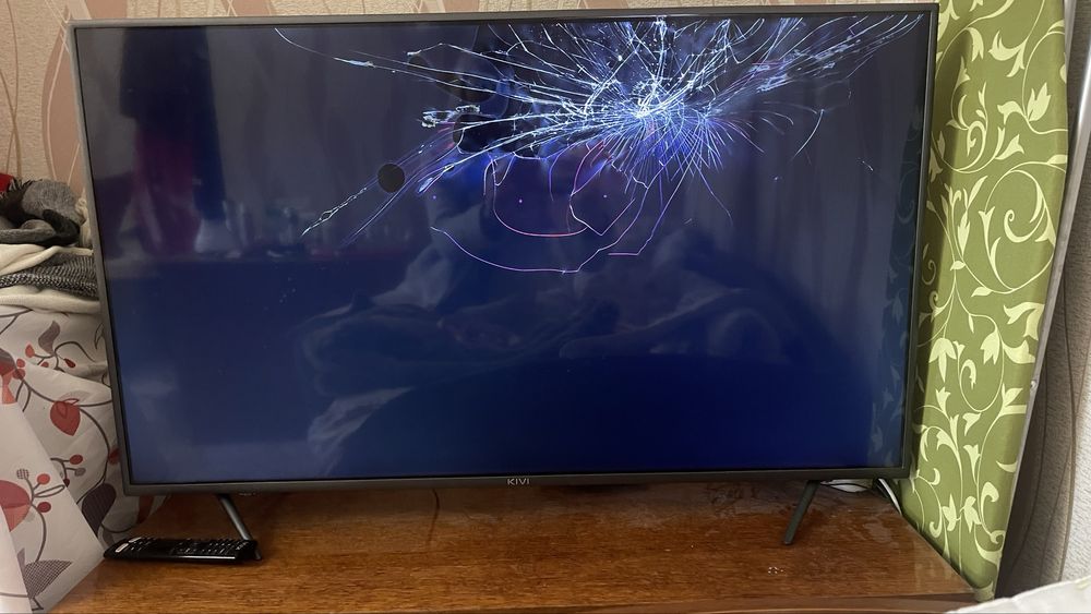 Продам kivi smart tv 4k 43" на деталі