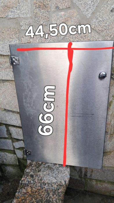 Portas em inox com dobradiças