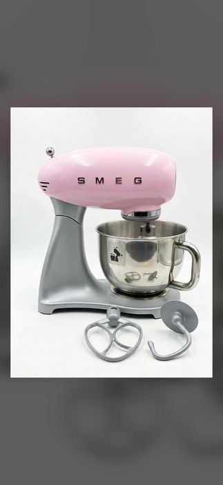 Batedeira SMEG/ Robot Cozinha cor Rosa Semi nova